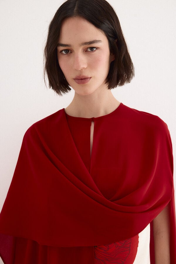 TFP by Tamara Falc&oacute; Georgette cape Red