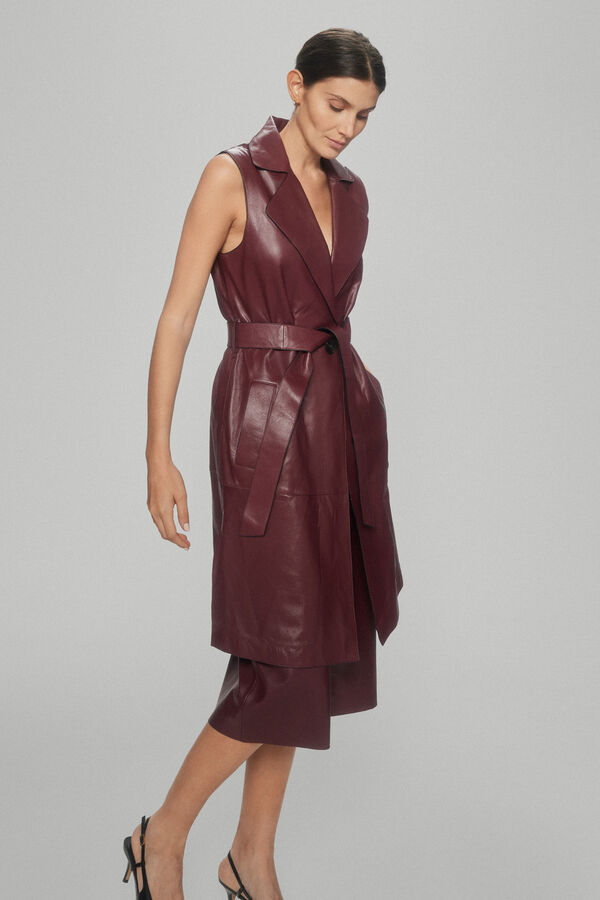 Pedro del Hierro Nappa trench waistcoat Burgundy