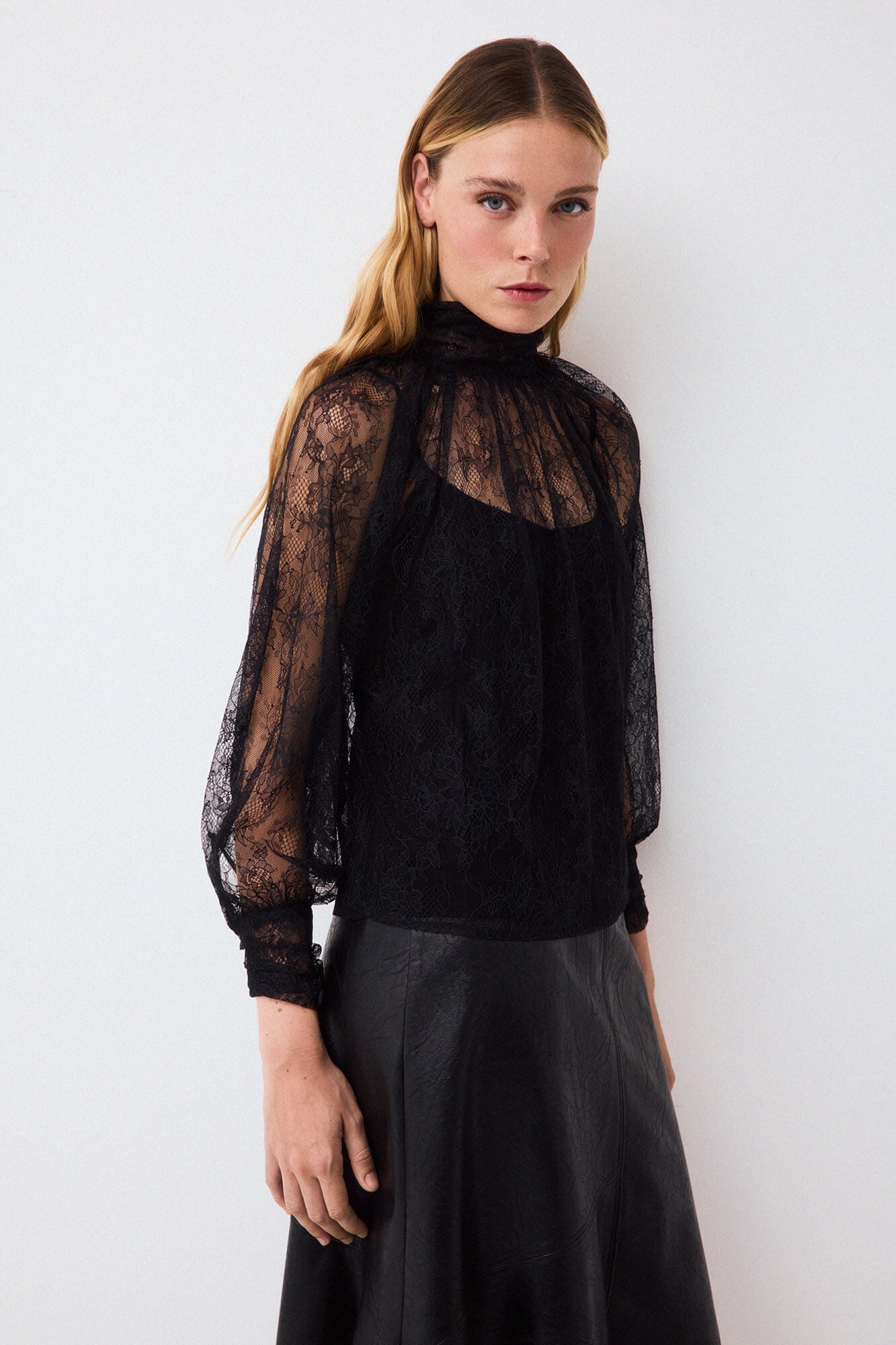 Pedro del Hierro Lace romantic blouse