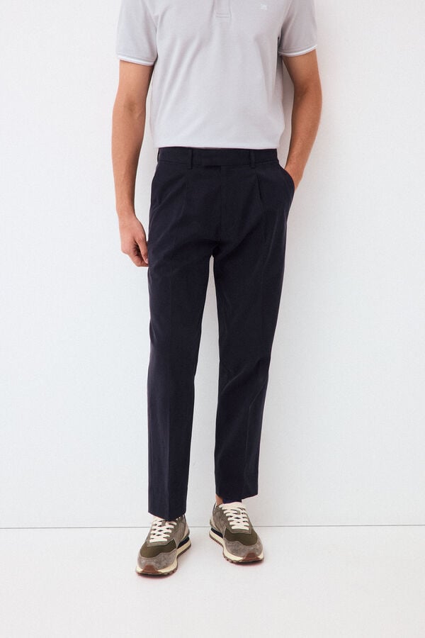 Pedro del Hierro Cal&ccedil;as chino com pin&ccedil;as em algod&atilde;o-tencel tapered Azul