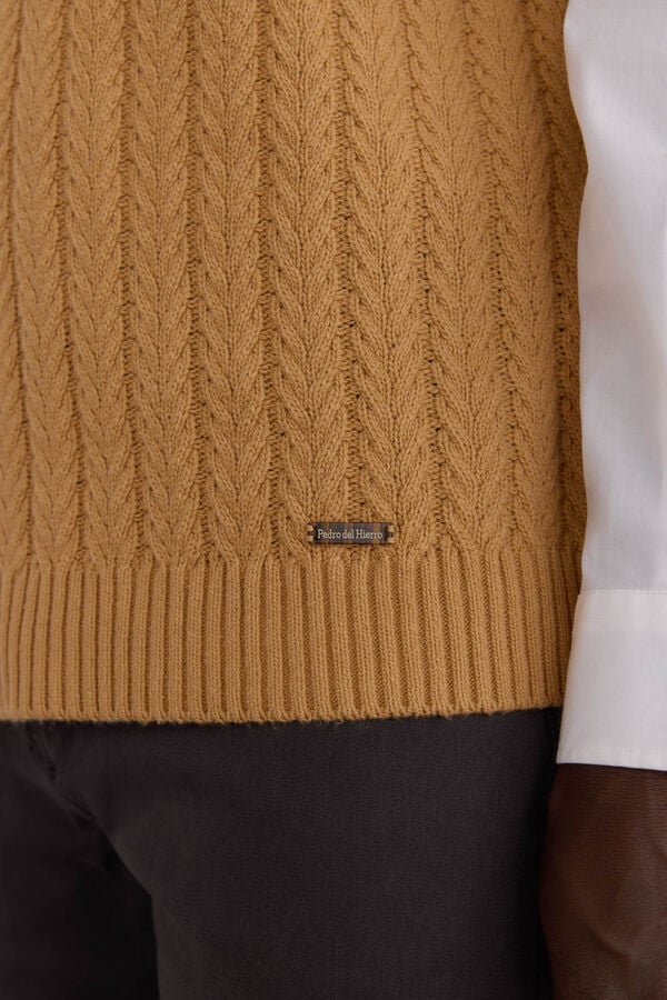 Pedro del Hierro Structured vest with a marked structure Brown