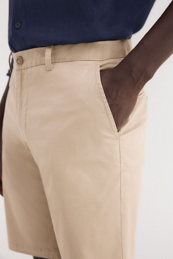 Pedro del Hierro Regular chino Bermuda shorts Beige