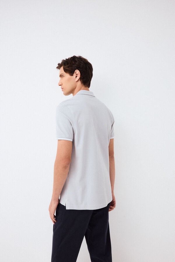 Pedro del Hierro Polo pu&ntilde;o fantas&iacute;a Gris