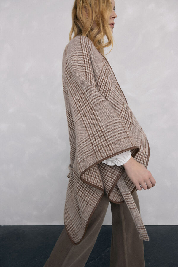 Pedro del Hierro Plaid poncho Several