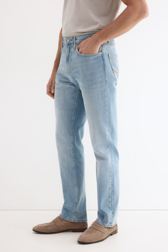 Pantalón vaquero ligero regular fit