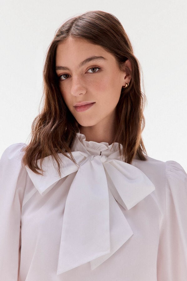 TFP by Tamara Falcó Plain blouse with bow or tie Ecru