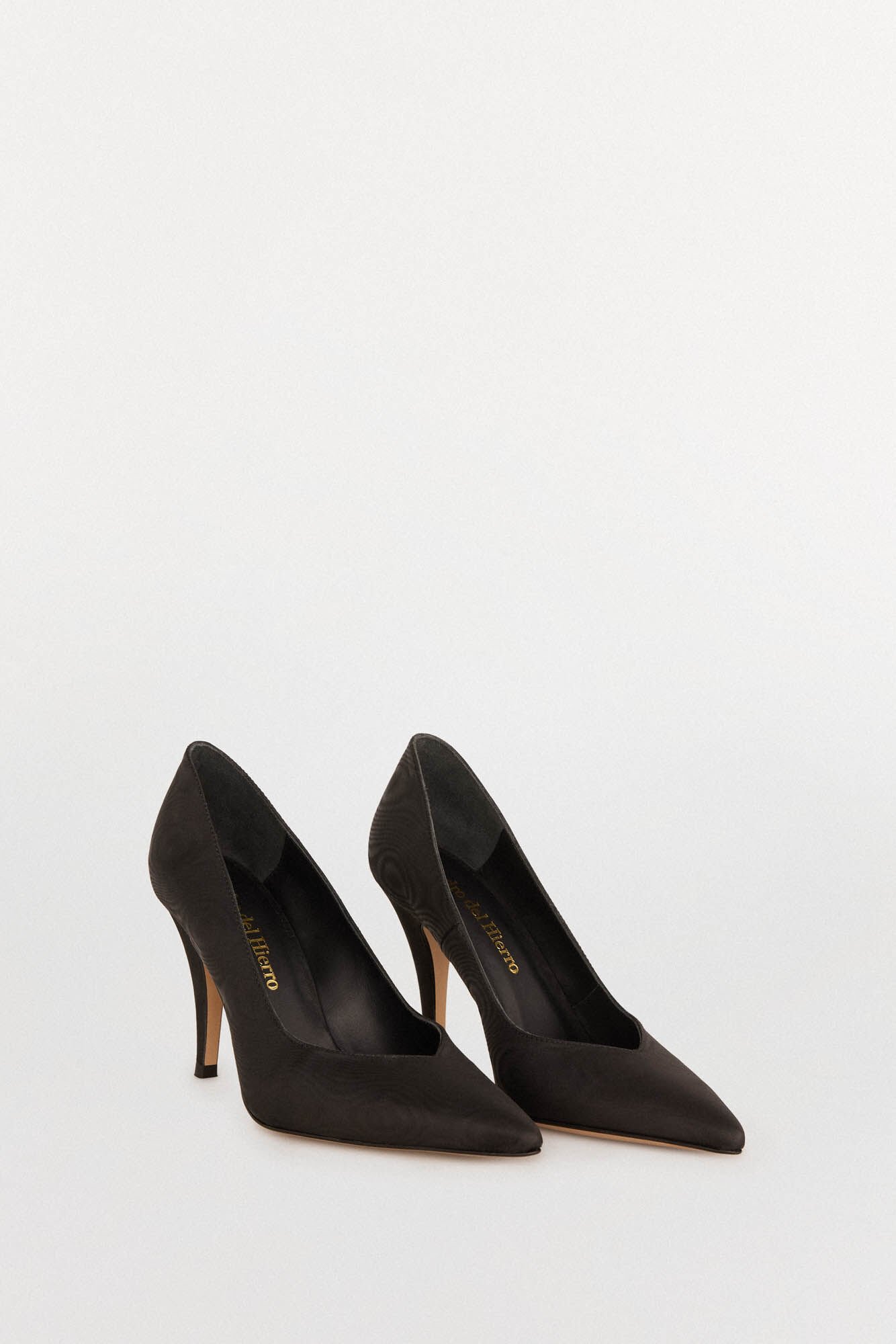 Pedro del Hierro Court shoe with heel