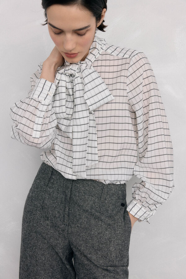 Pedro del Hierro Camisa cuadros lazada Marfil