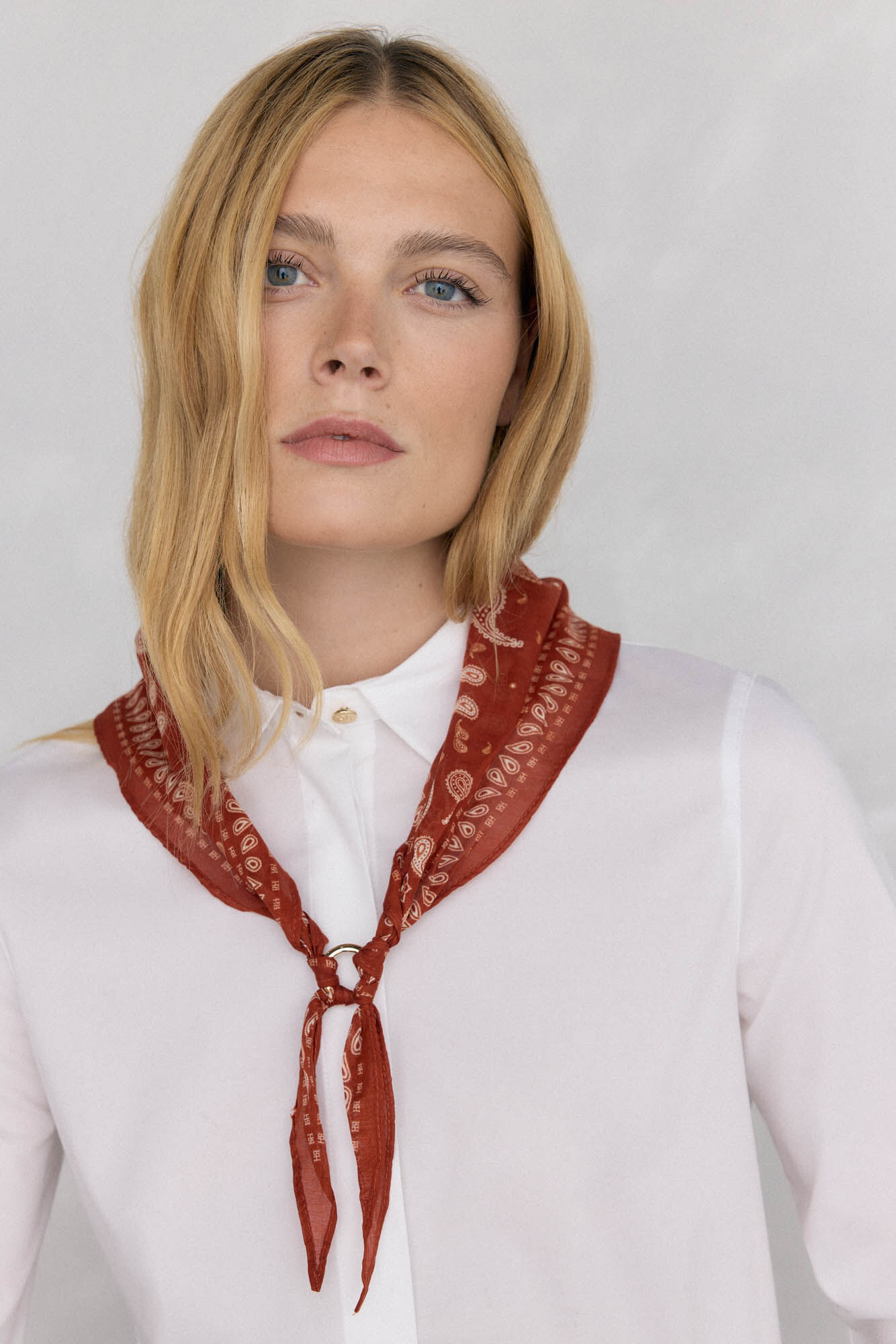 Pedro del Hierro Bandana with ring