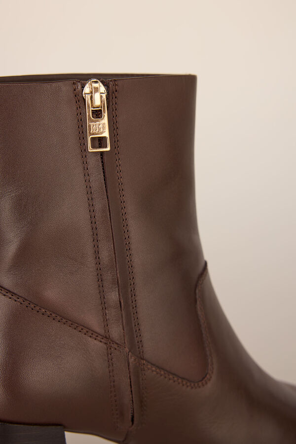 Pedro del Hierro Nappa leather heeled boot Brown