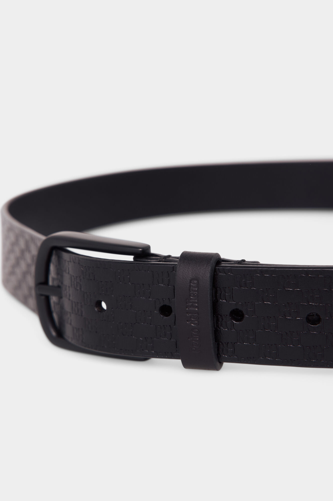 Pedro del Hierro Leather belt with engraved logos