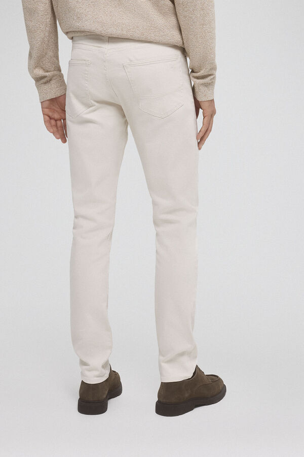 Pedro del Hierro Pantalón 5 bolsillos color premium flex slim fit Crudo