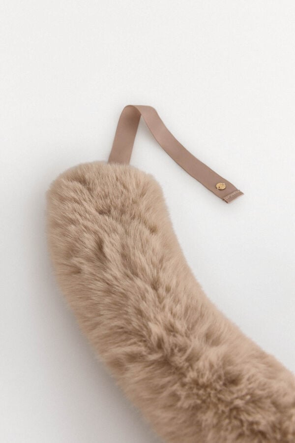 Pedro del Hierro Bow stole Ecru