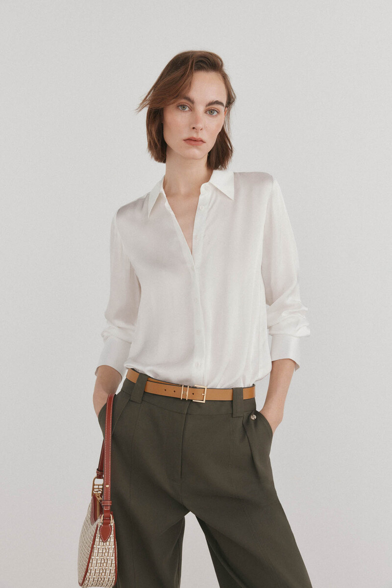 Outfit Camisa Satinada Beige Cortefiel Camisa Satinada Fluida