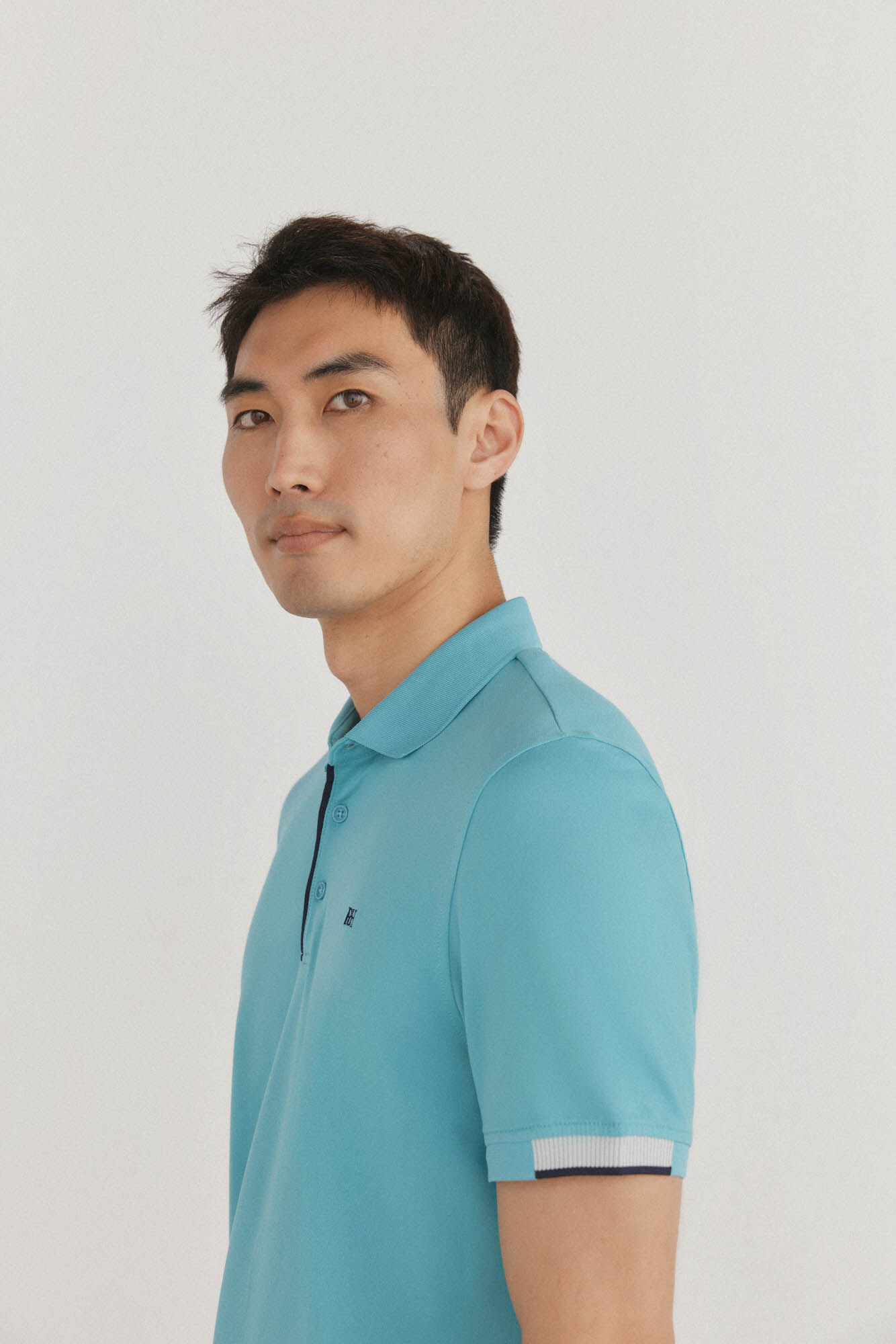 Pedro del Hierro Polo com punhos contrastantes