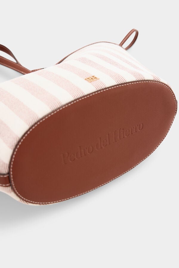 Pedro del Hierro Mala cesto tecida de riscas Marrom