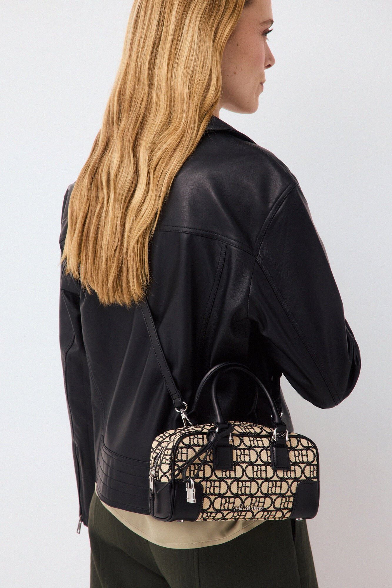 Pedro del Hierro Bolso bowling logo
