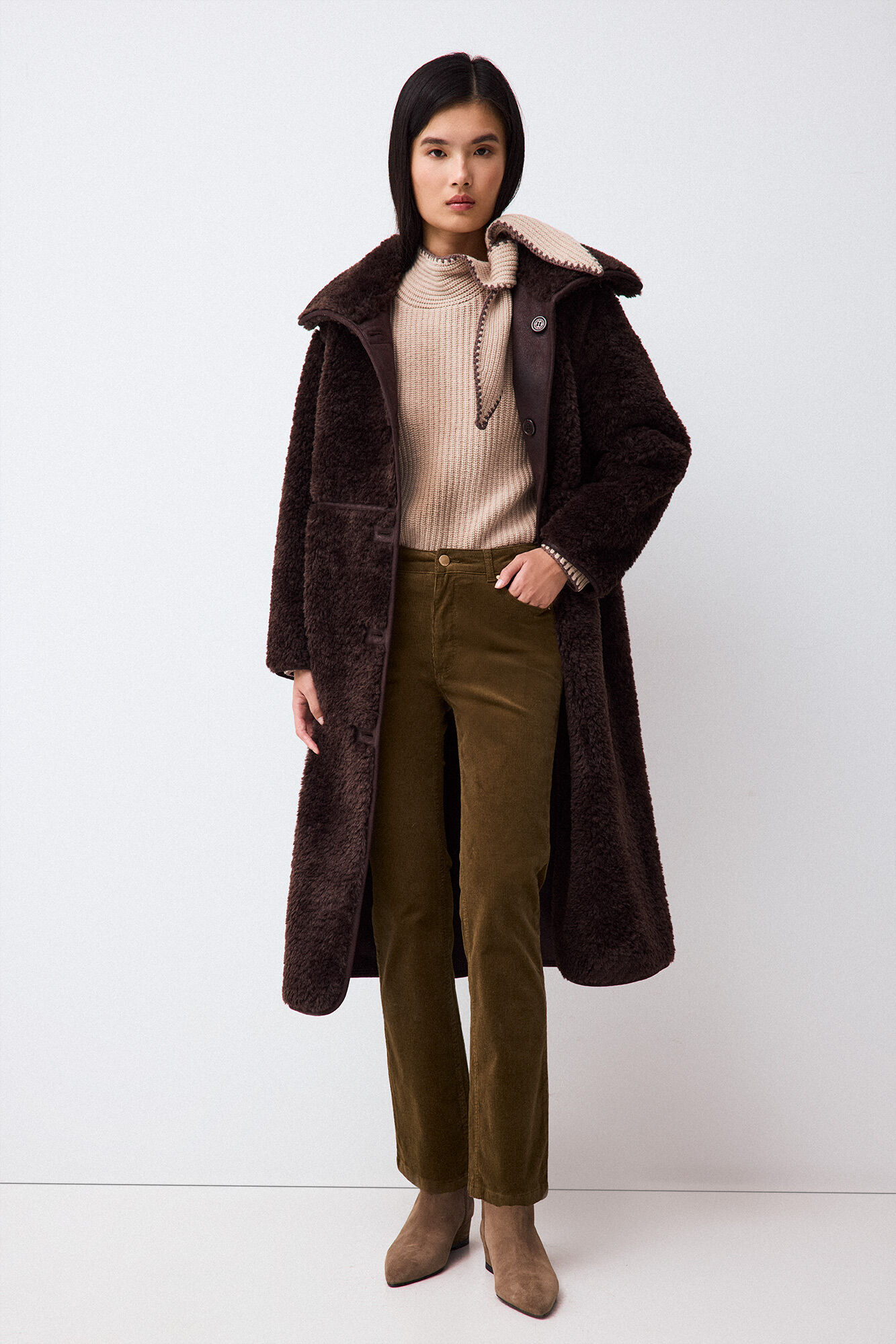 Pedro del Hierro Pantalones push up straight pana