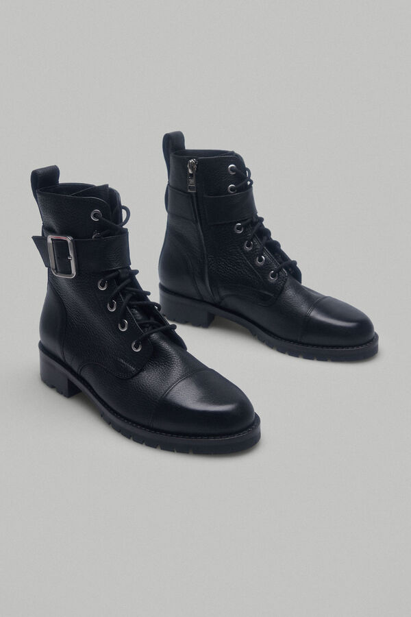 Pedro del Hierro Track sole leather worker boot with buckle Black