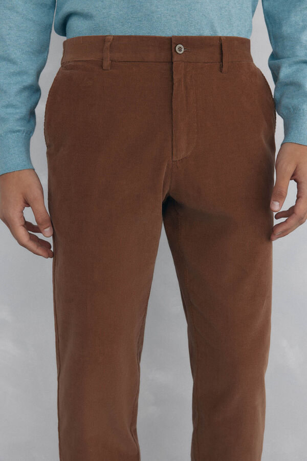 Pedro del Hierro Calça calças chino de veludo veludo leve e slim fit Marrom