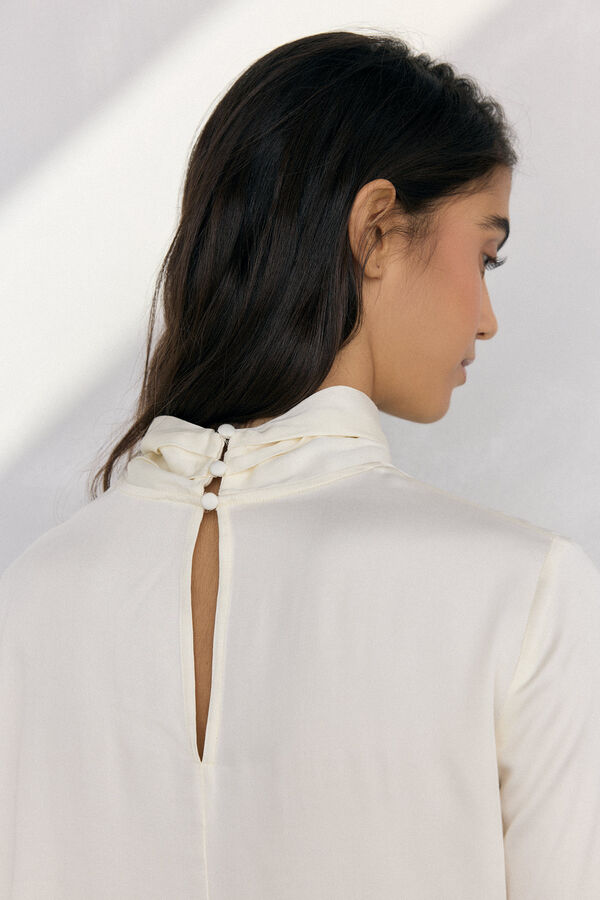 Pedro del Hierro Blusa satén cuello subido Crudo