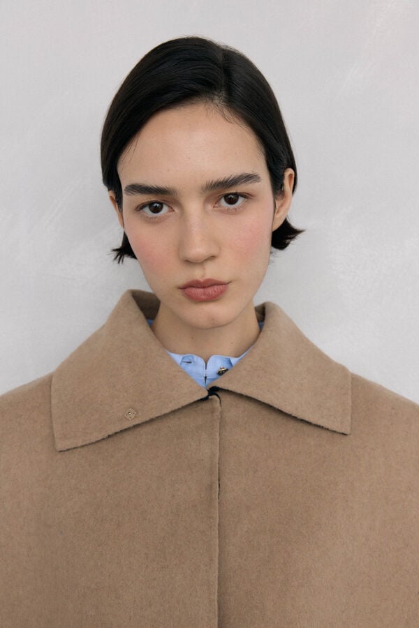 Pedro del Hierro Midi cape with fringes Beige