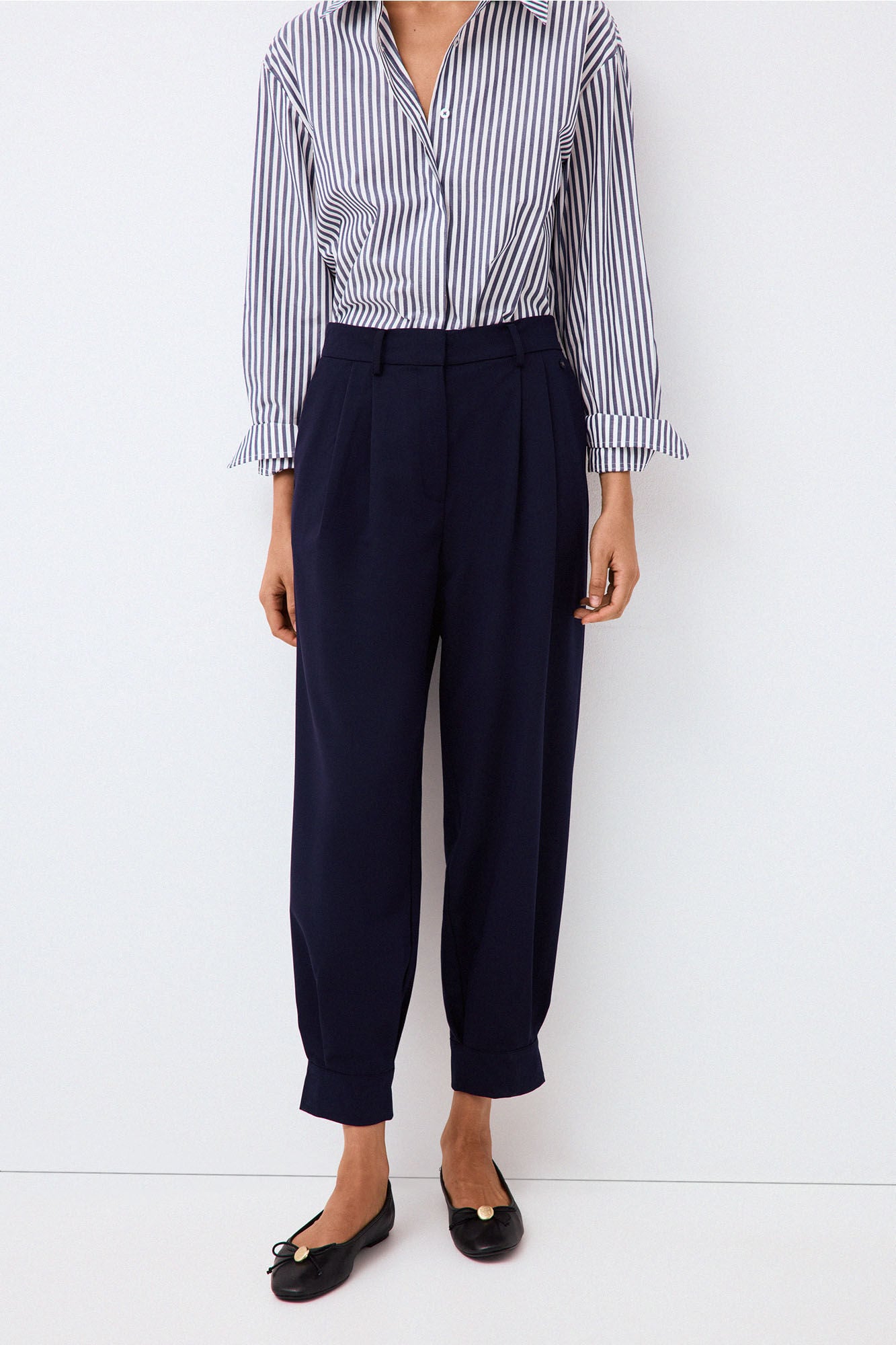 Pedro del Hierro Trousers with pleats