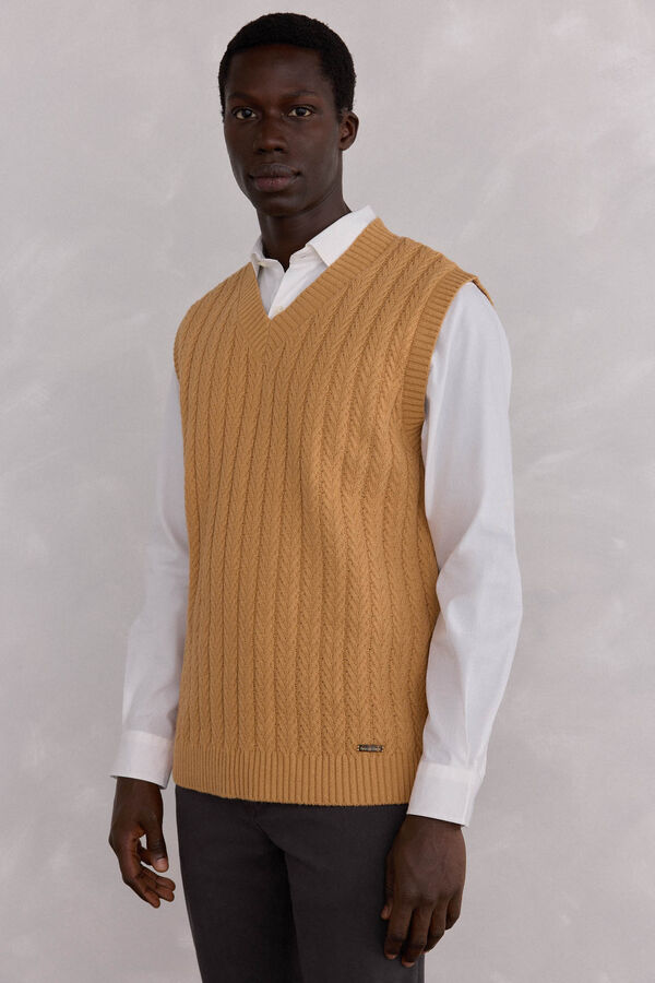 Pedro del Hierro Structured vest with a marked structure Brown