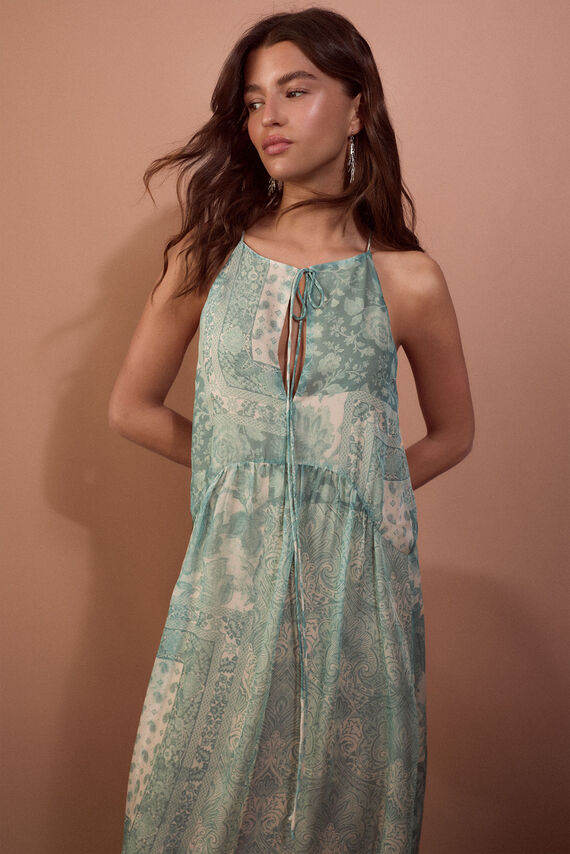 Vestido estampado halter fluido