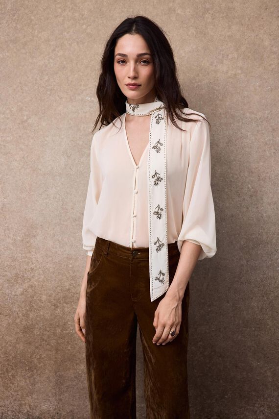 Blusa fular abalorios
