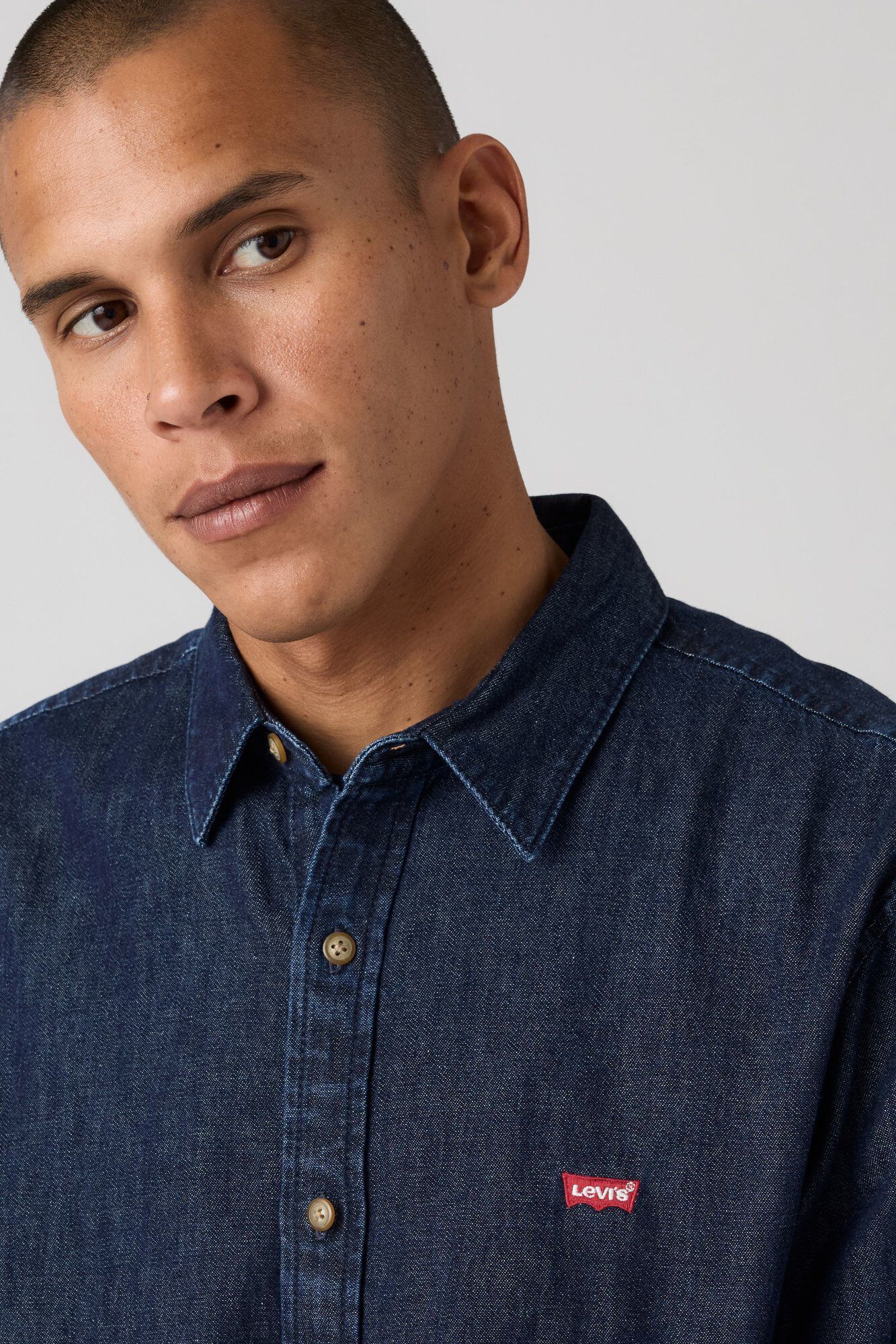 Levi's Camisa jeans com bot&otilde;es