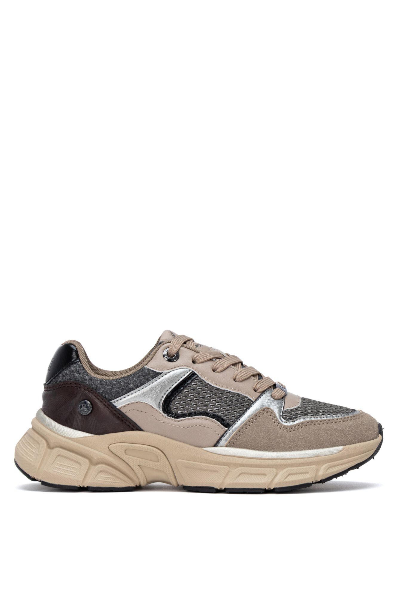XTI Zapatilla casual cordoneras