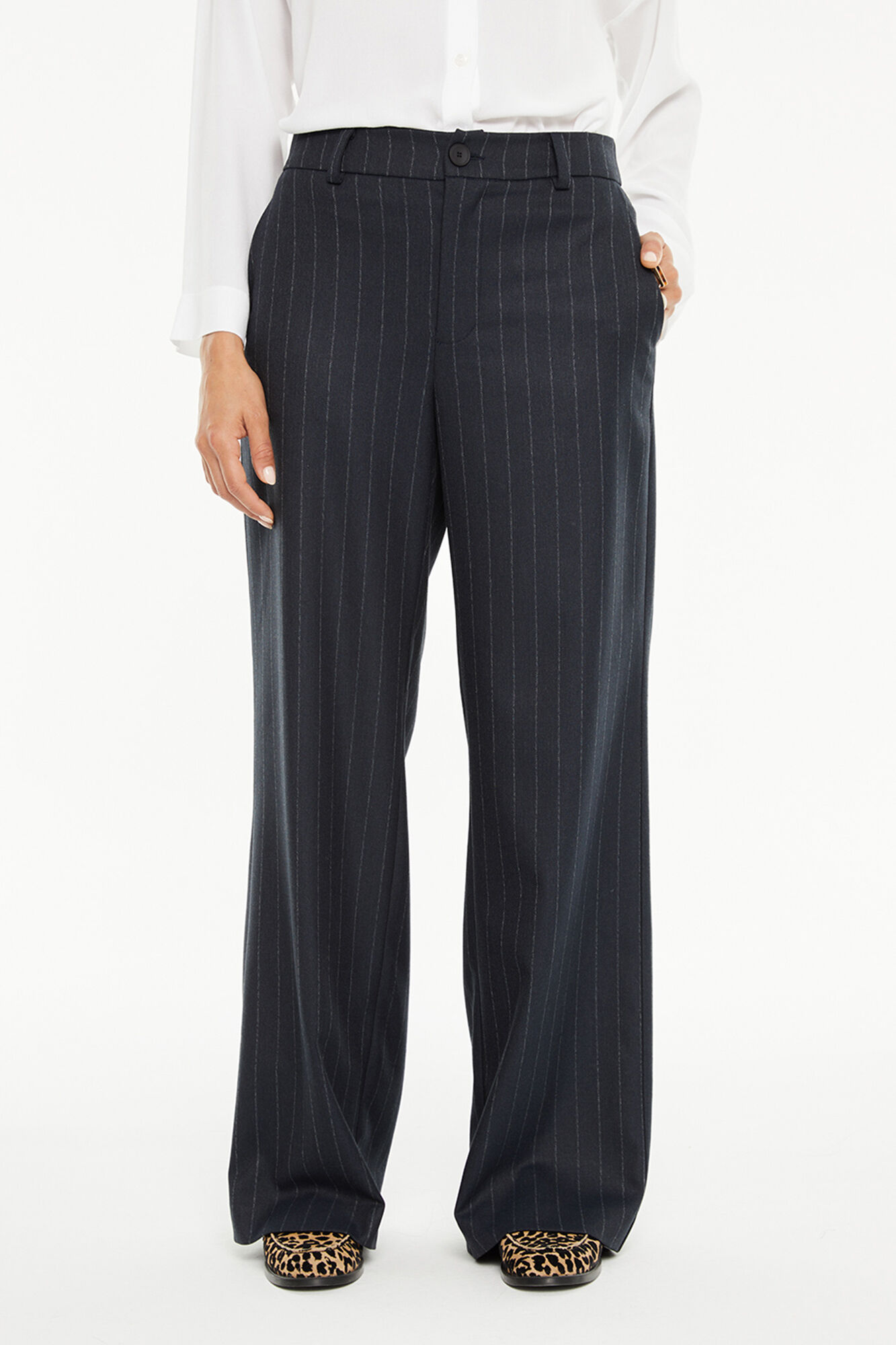 System Action Cal&ccedil;a risca de giz