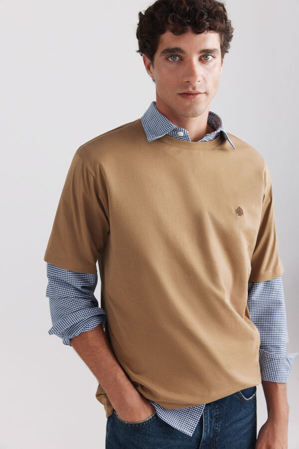 Springfield T-shirt b&aacute;sica com logo Springfield camel