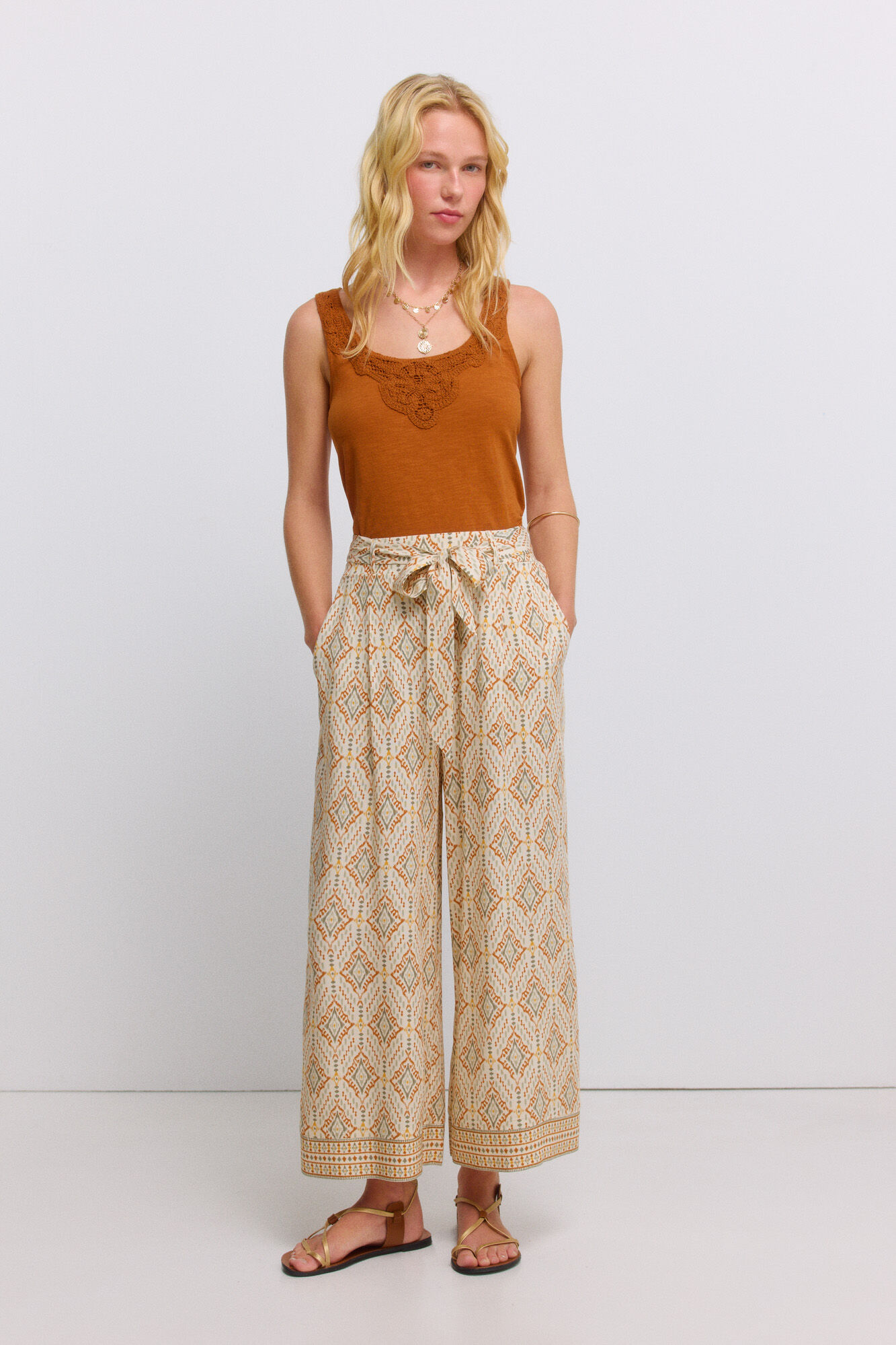 Springfield Cal&ccedil;a fluida estampada com cinto