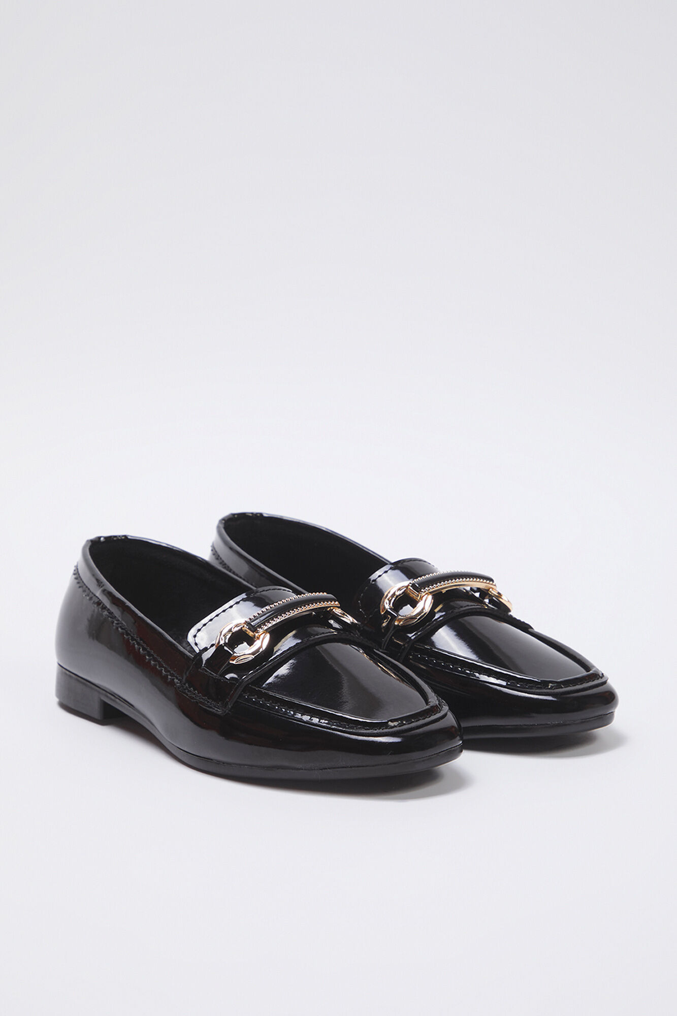 Trendyol Mocassins de efeito verniz