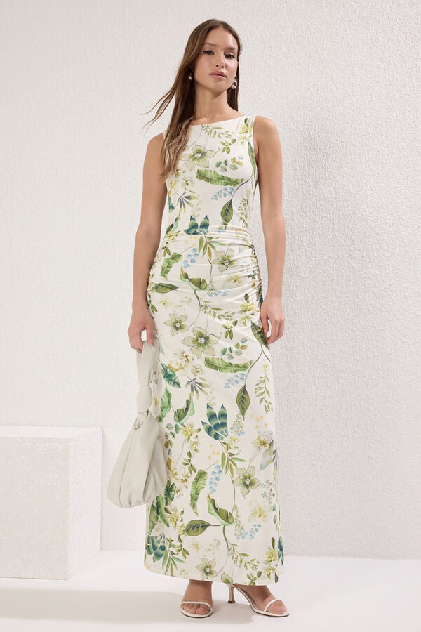 Trendyol Vestido comprido ajustado bege