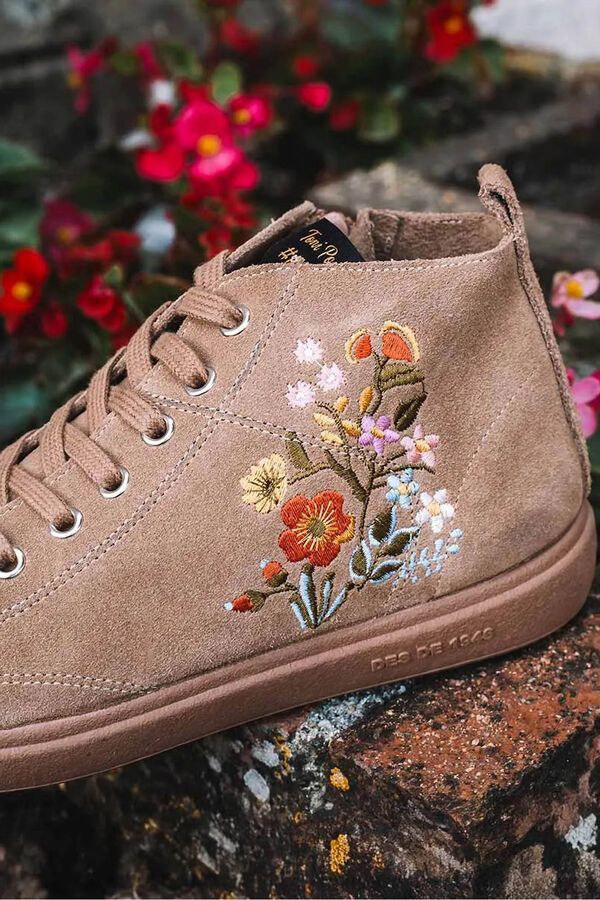 Toni Pons Bota de cano curto com detalhes florais bege