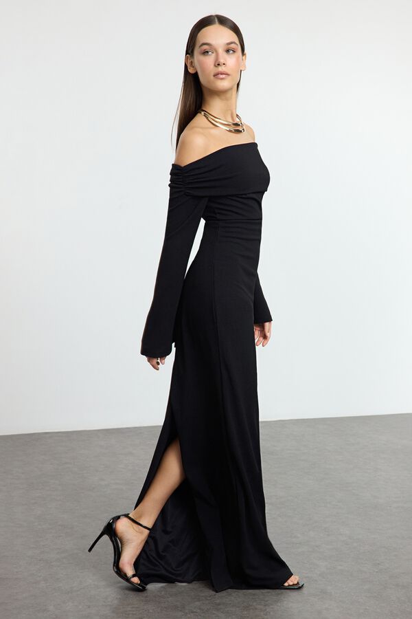 Trendyol Vestido comprido ombros descobertos preto