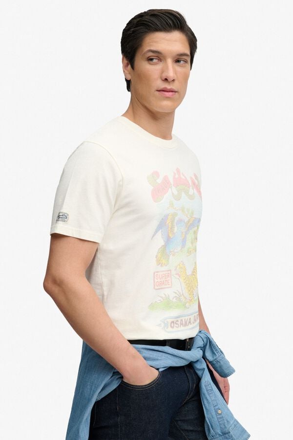 Superdry T-shirt de manga curta com estampado japon&ecirc;s na frente bege