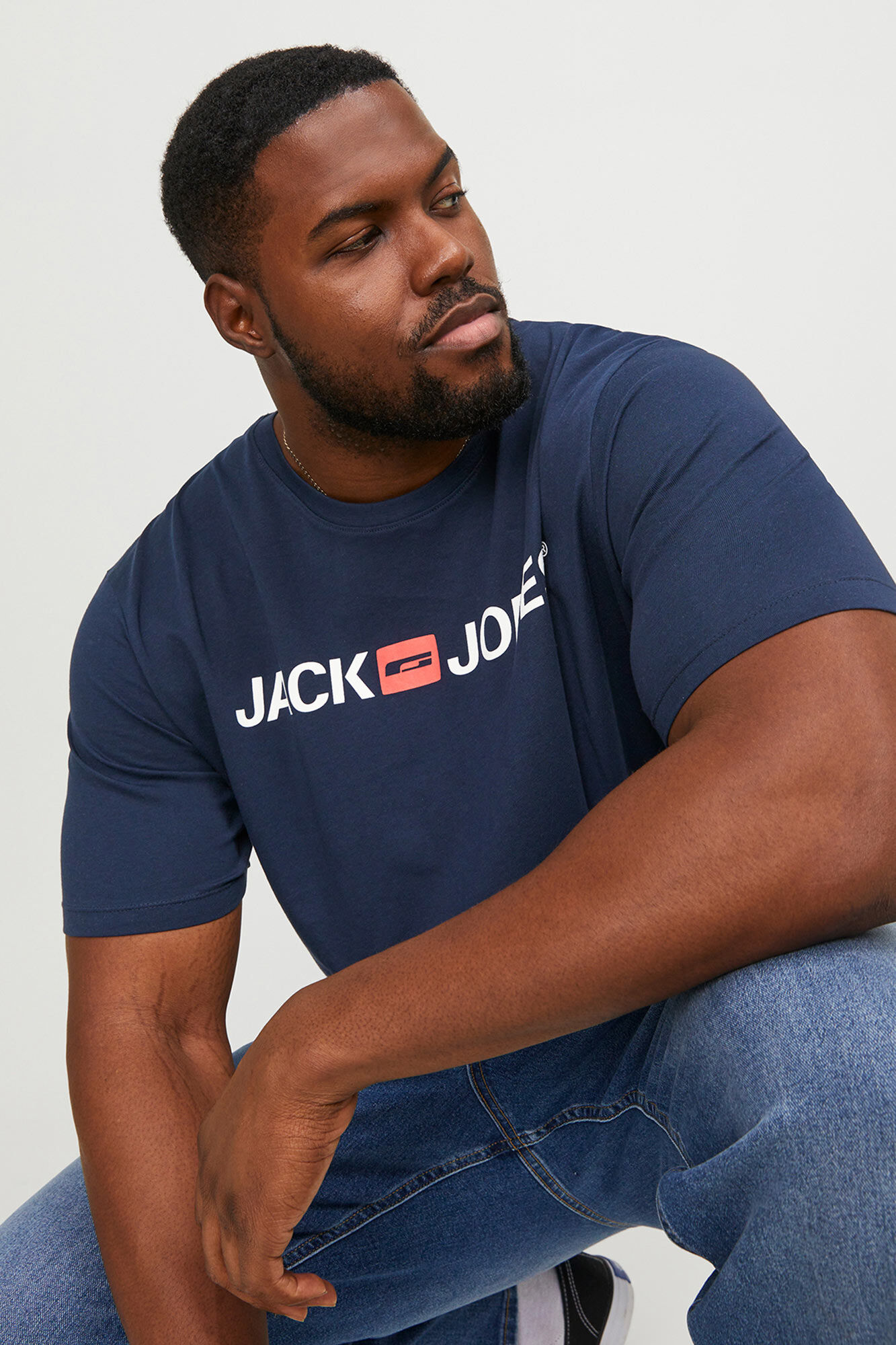 Jack & Jones PLUS T-shirt b&aacute;sica logo 