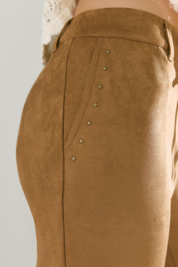 High Spirits Cal&ccedil;as Aura cru