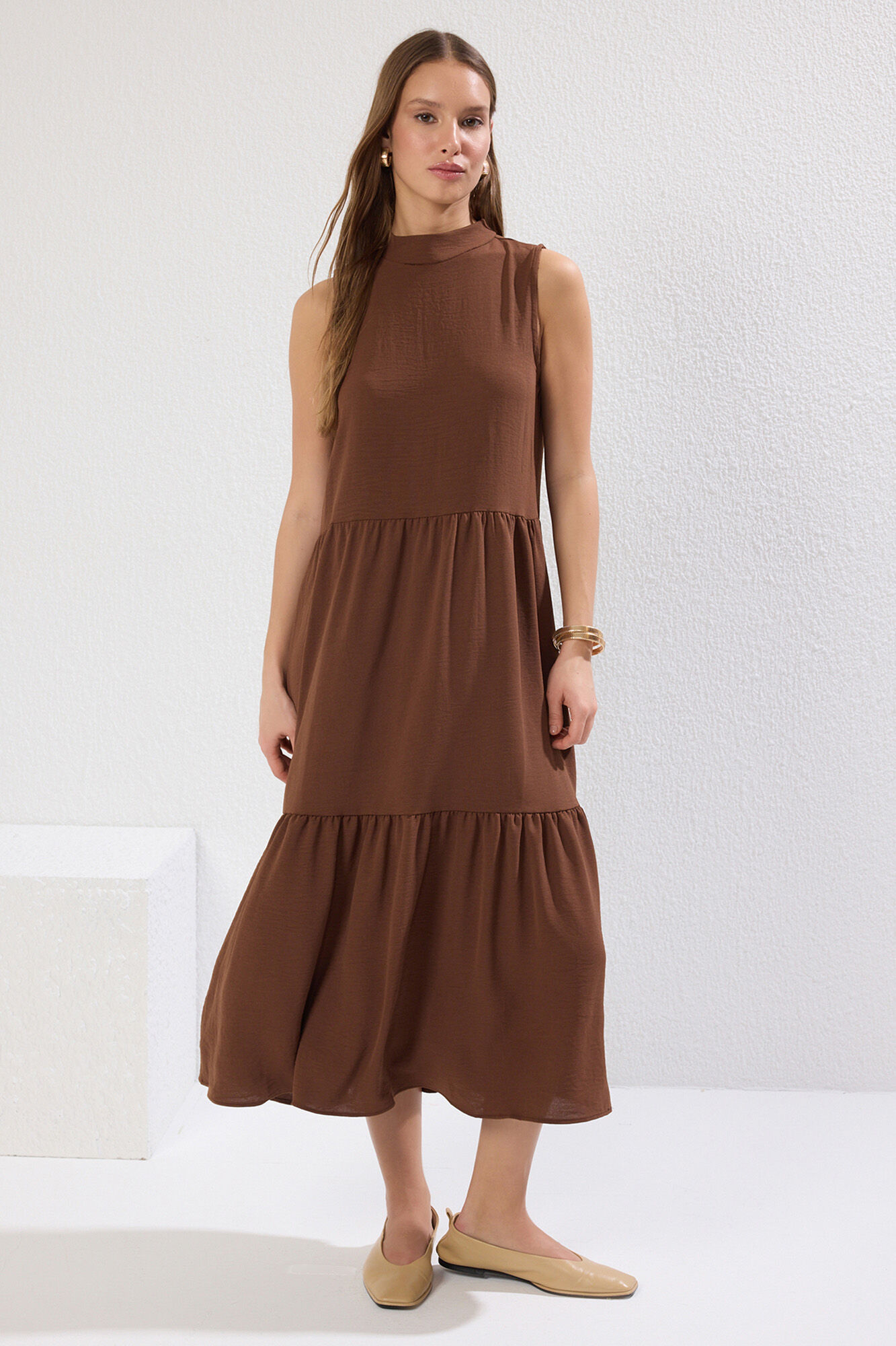 Trendyol Vestido midi reto sem mangas