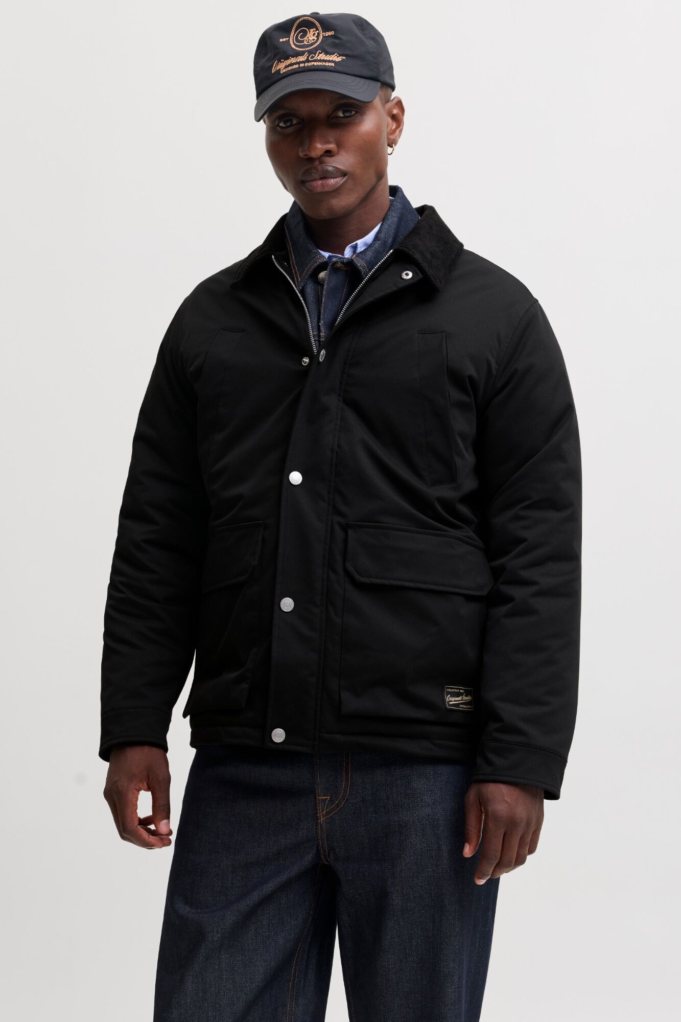Jack & Jones Blus&atilde;o curto com colchetes