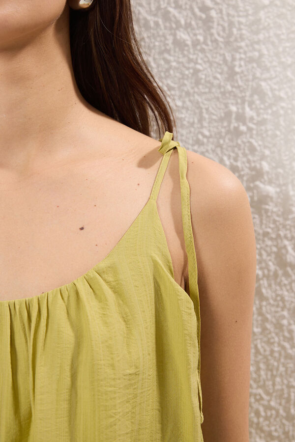 Trendyol Vestido comprido de al&ccedil;as verde