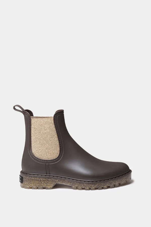 Toni Pons Botín de agua marrón