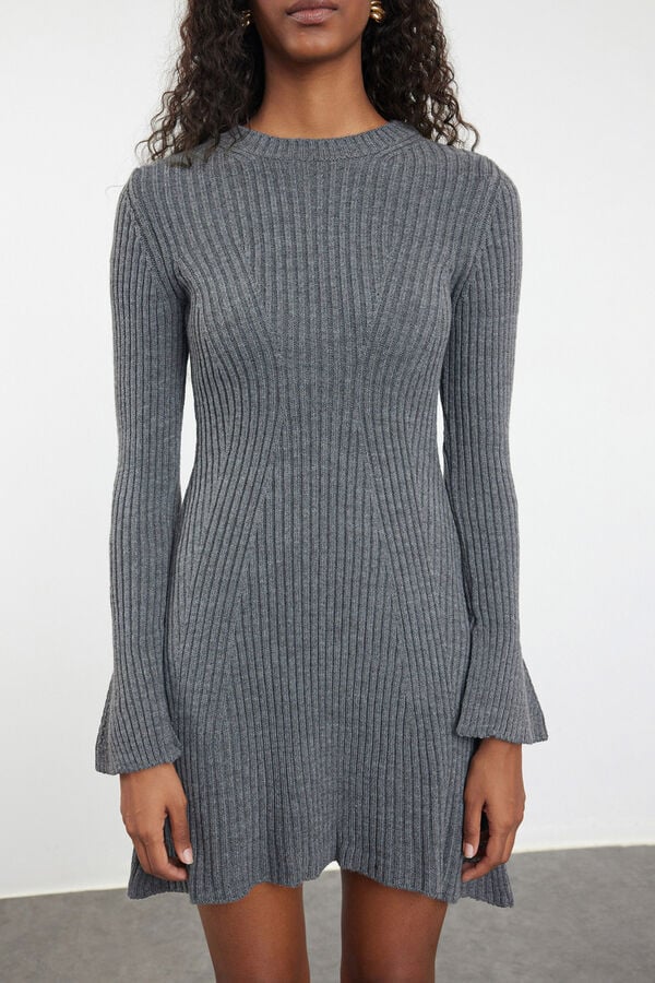 Trendyol Vestido mini de malha ajustado cinzento