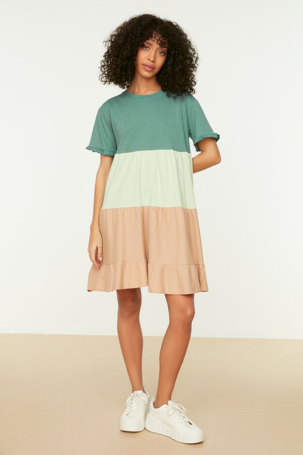 Trendyol Vestido mini estilo T-shirt verde