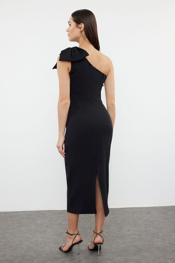 Trendyol Vestido justo de um ombro só preto