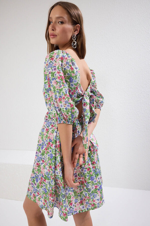 Trendyol Vestido mini com la&ccedil;o branco